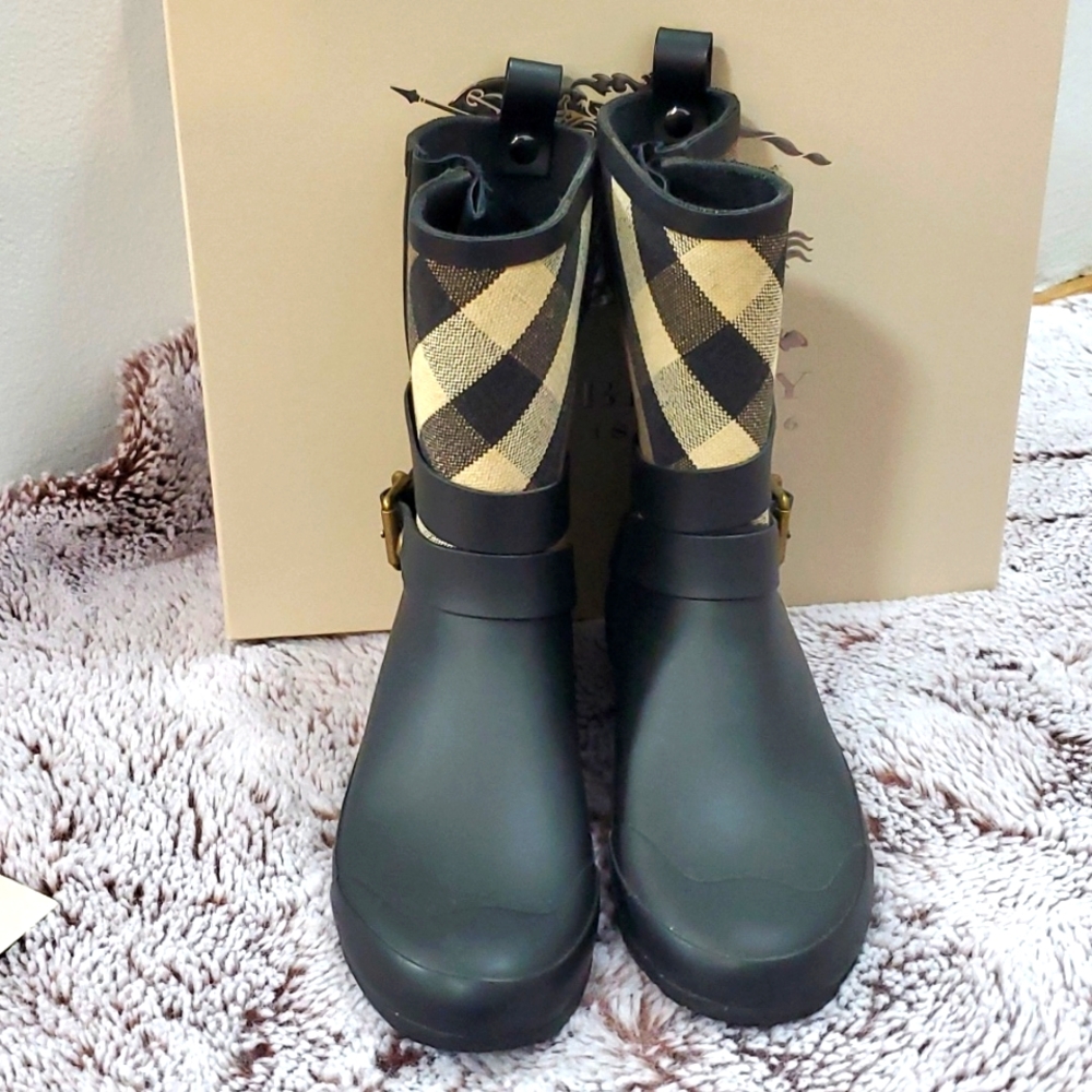 Authentic Burberry Nova Check Rain Boots - Picture 4 of 15